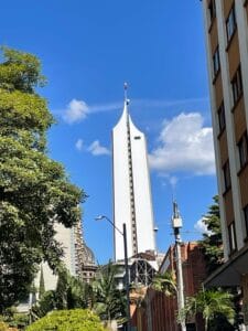 Edificio Coltejer en el centro de Medellín, uno de los íconos arquitectónicos de la ciudad